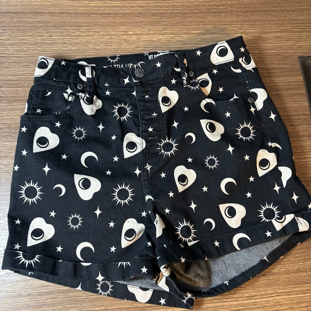 Hot Topic Black Shorts with White Celestial Design - Picture 1 of 4